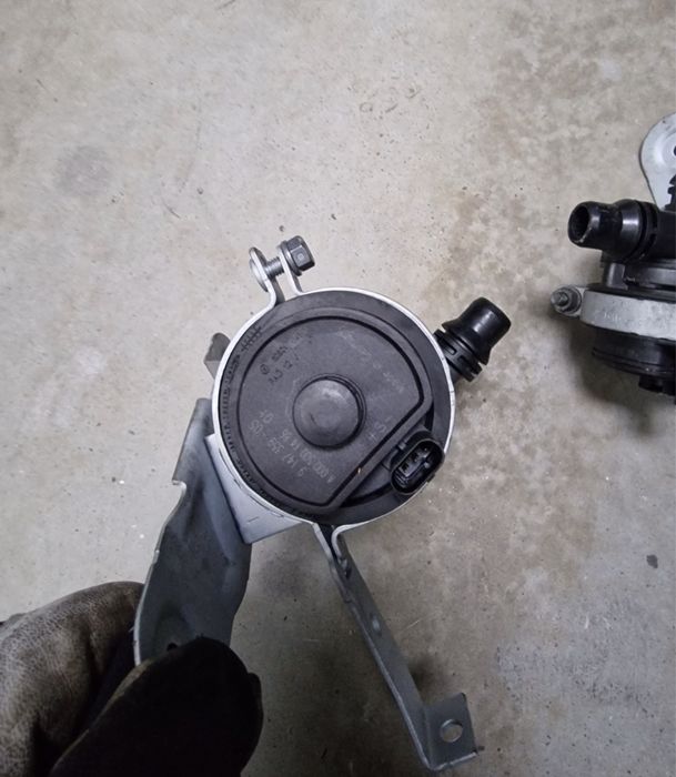 Pompa apa recirculare BMW f20 f30 f32 f82 m4 9147359