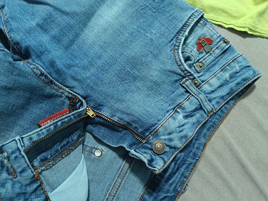 Дънки, носени в много добро състояние