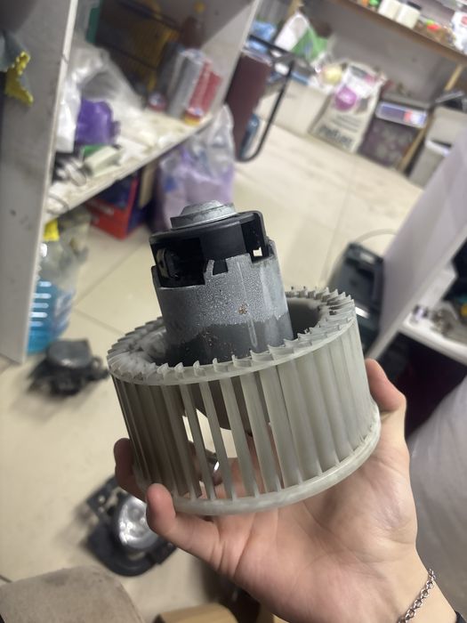 Продам моторчик печки