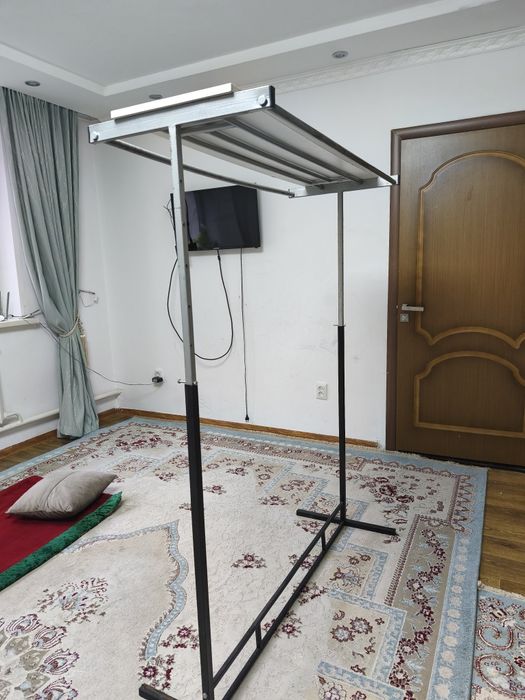 Продаётся стойка, вешалка для одежды