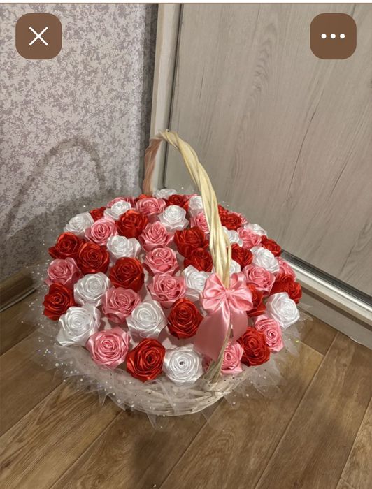 Денежный атласовый красивый букет