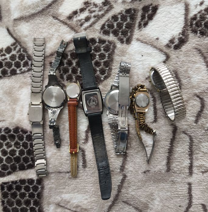 Ретро ръчни часовници