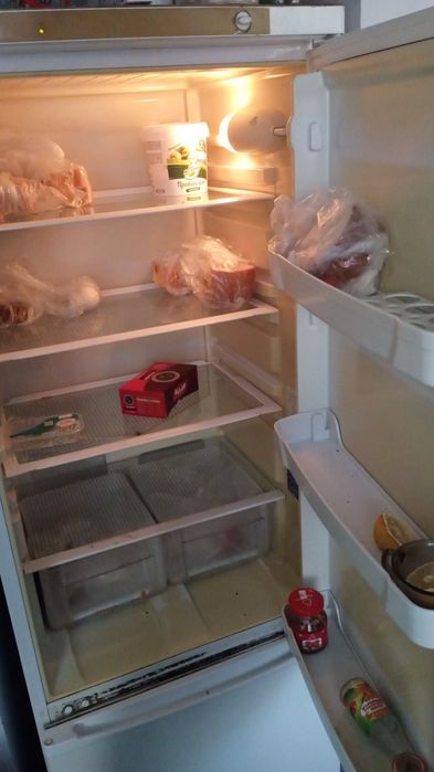 Холодильник рабочий полностью