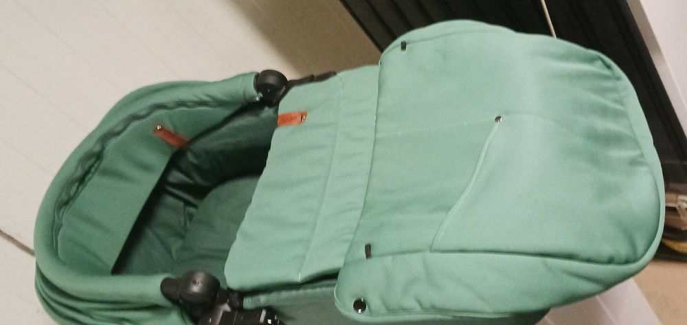 Vand landou carucior