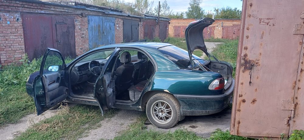 Опель Омега седан