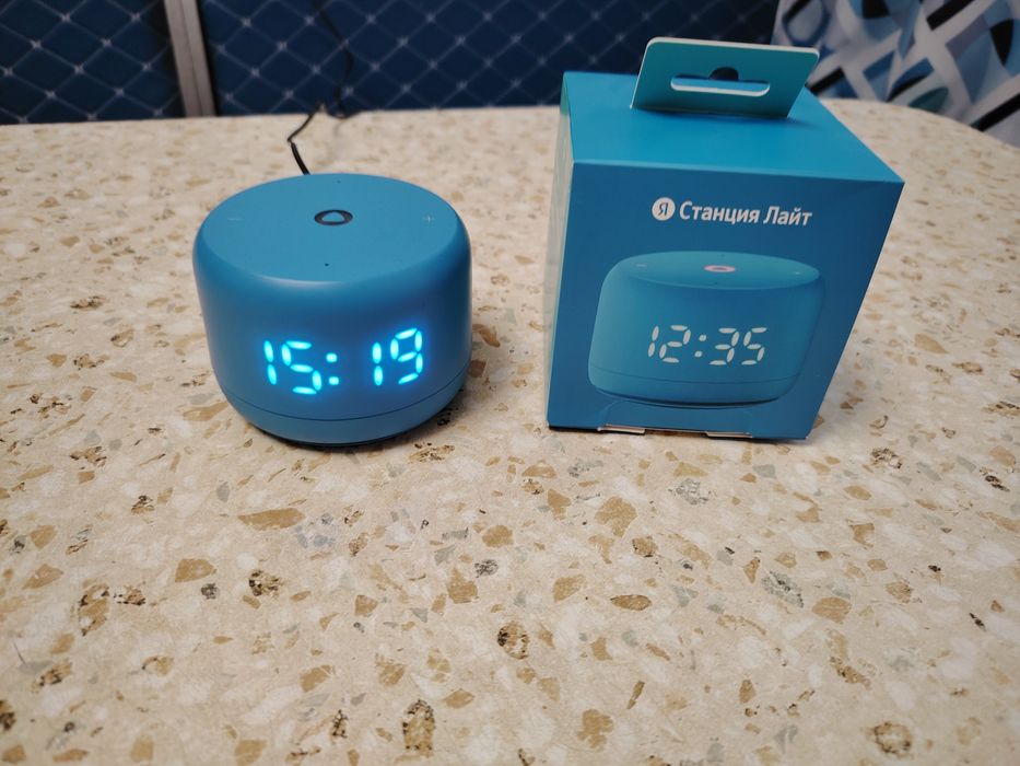 Продаю яндекс станцию