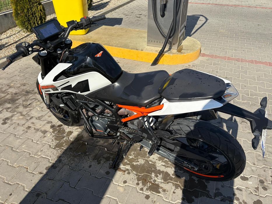 Vând KTM  Duke 125