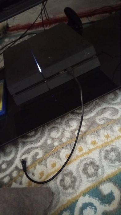 Продам ps4 500гб