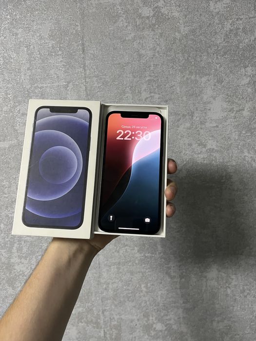 Продам iPhone 12 на 64