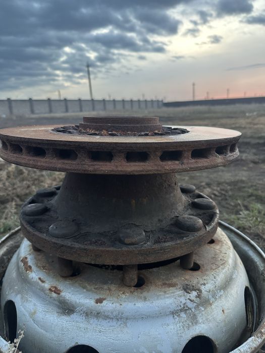 Передный  Ступица Daf 105 б/у