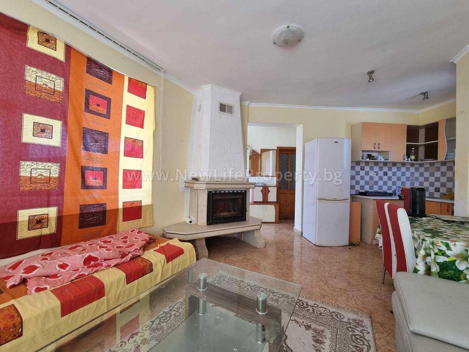 Двуетажна къща с басейн, Инцараки Свети Влас