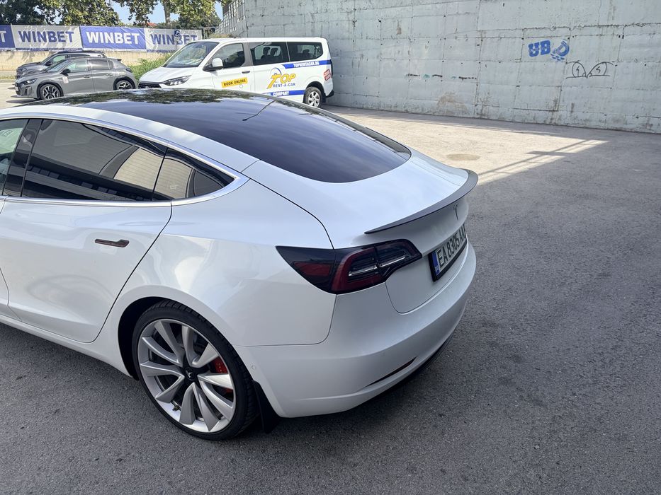 Tesla Model 3 Performance