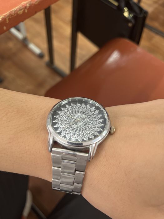 Часы мужские серыи