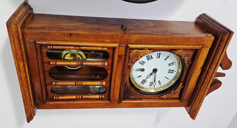 Ceas de perete cu pendula Victoria