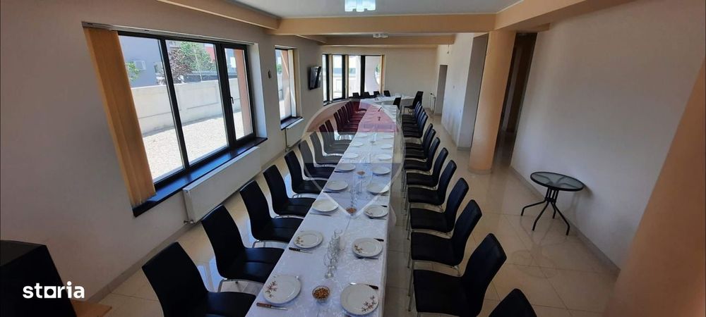 Casă / Vilă cu 12 camere de închiriat în zona Fundeni