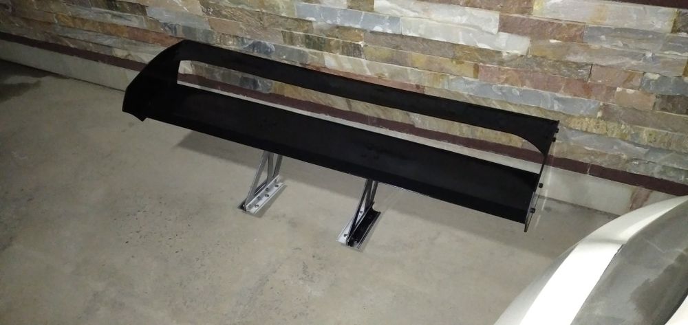 Антикрыло для автомобиля