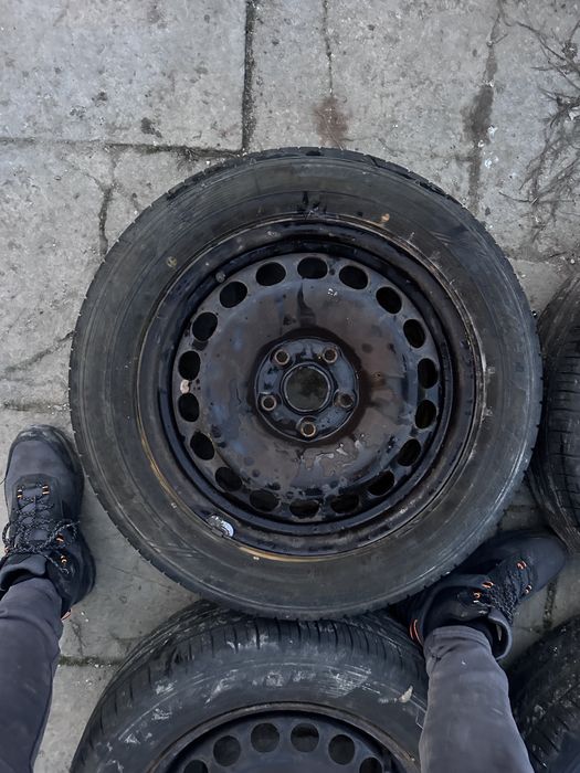 Железни Джанти със гуми 5X100 205/55 R16