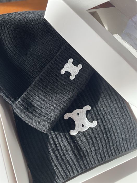 Дамски комплект шал и шапка