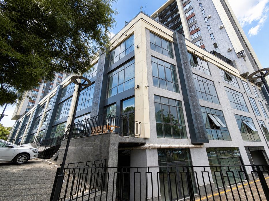 Remax Эльвина | Шота Руставелли офис с Панорамой 841 кв.м