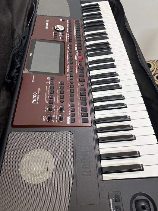 Синтезатор Korg PA700
