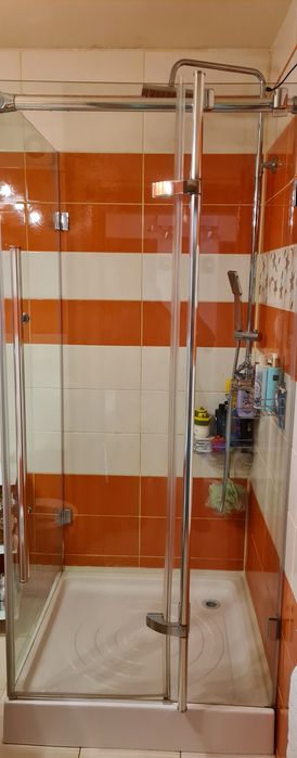 Cabină de duș din sticlă