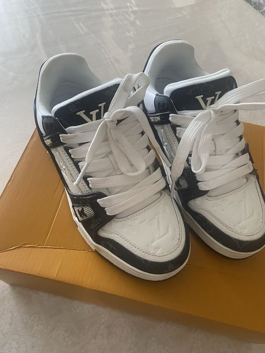 Продам кроссовки для мальчиков