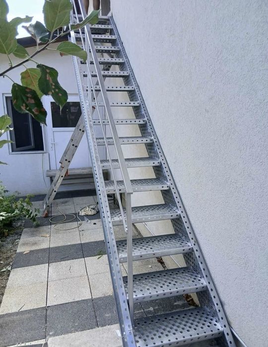 Scări metalice zincata