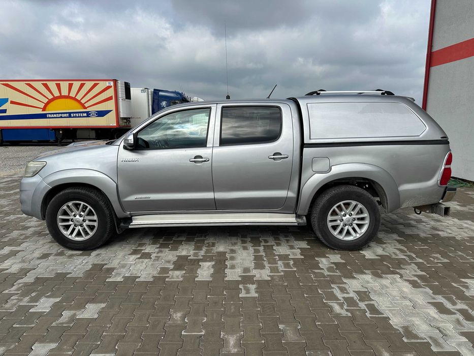 Toyota HILUX 2016 pret cu TVA