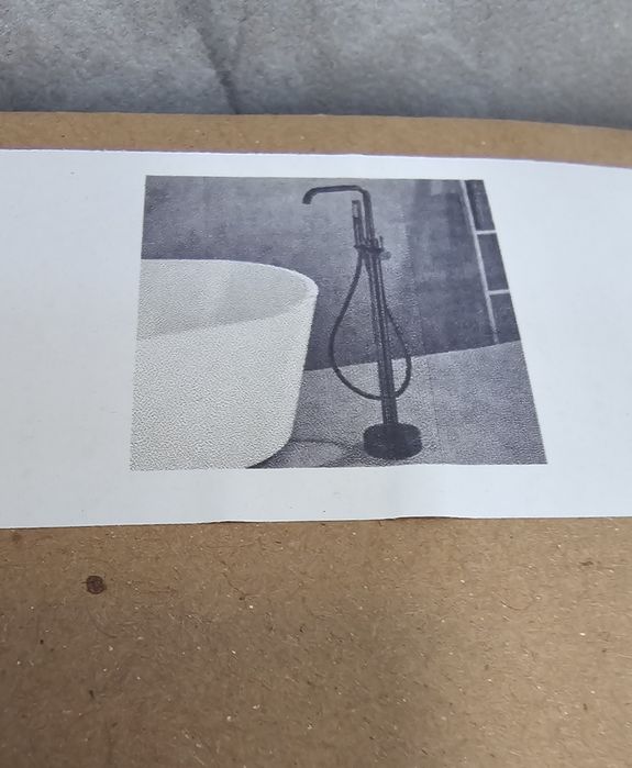 Baterie cada freestanding negru mat, pipa pivotanta 360 de grade