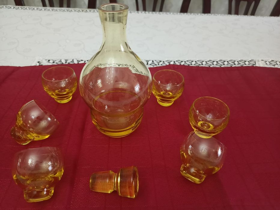 Советское цветное стекло графин со стопками