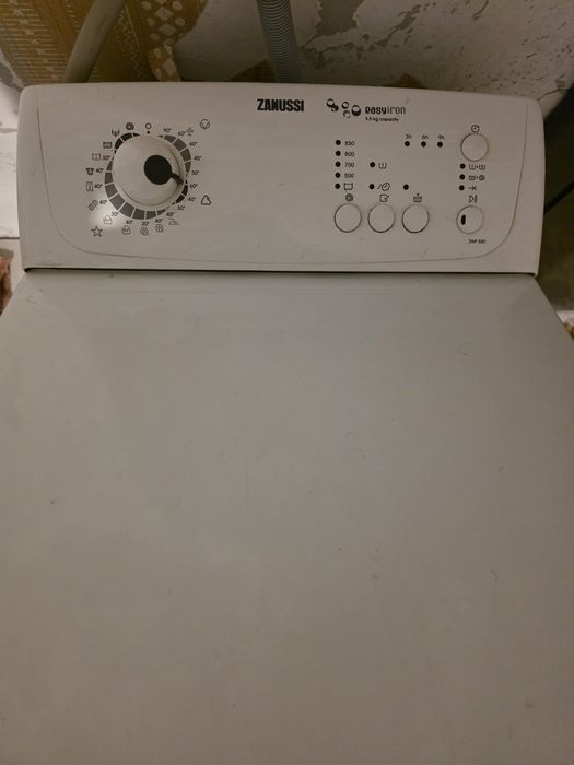 Продавам пералня ZANUSSI
