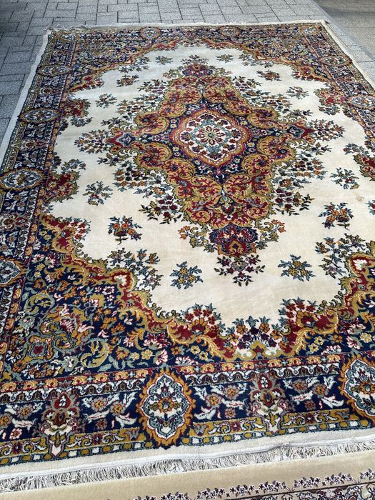 De vanzare patru covoare persane