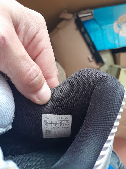 Продам красовки адидас