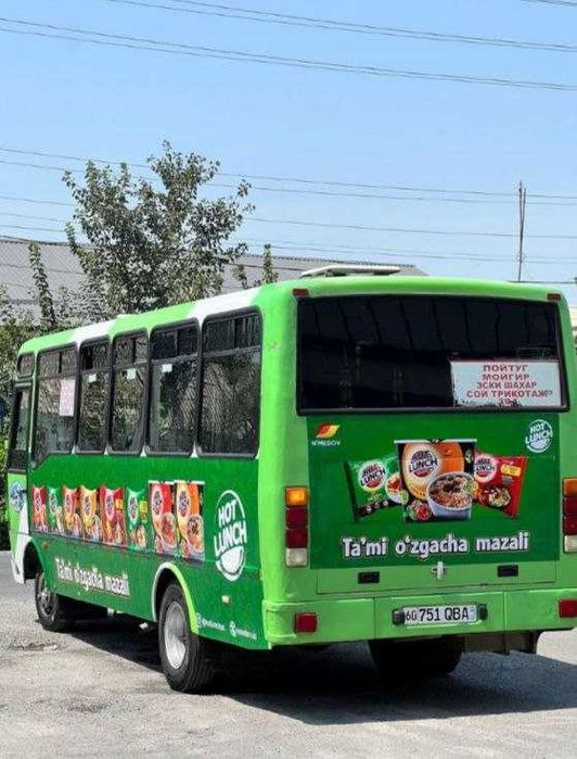 Samarqandda avtobuslarda reklama Реклама на автобусах в Самарканде
