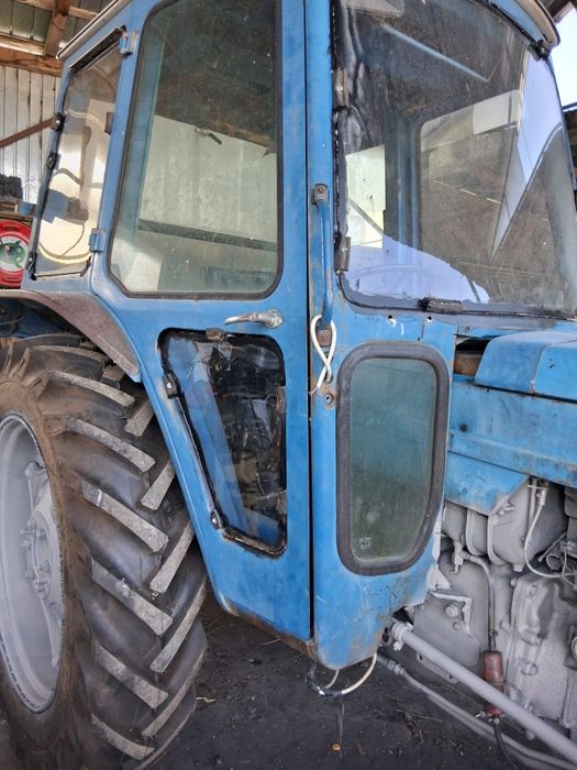 Vând tractor landini