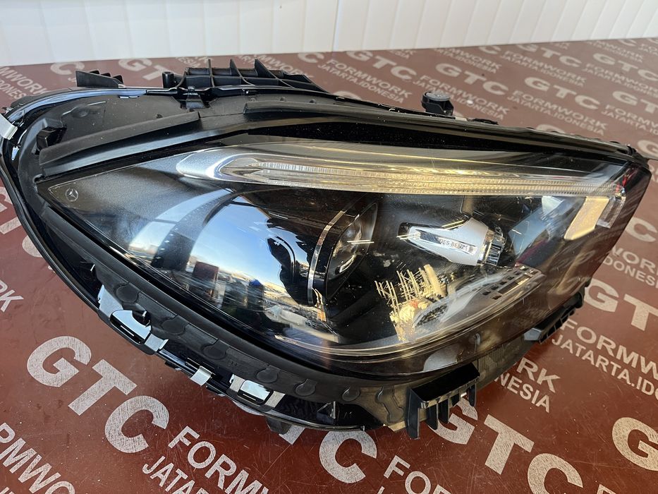 Фар Mercedes C class W206 Led Digital