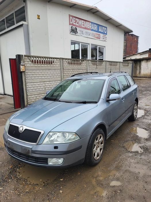 dezmembram skoda octavia 2 usa fata stanga/ usa fata dreapta/motor