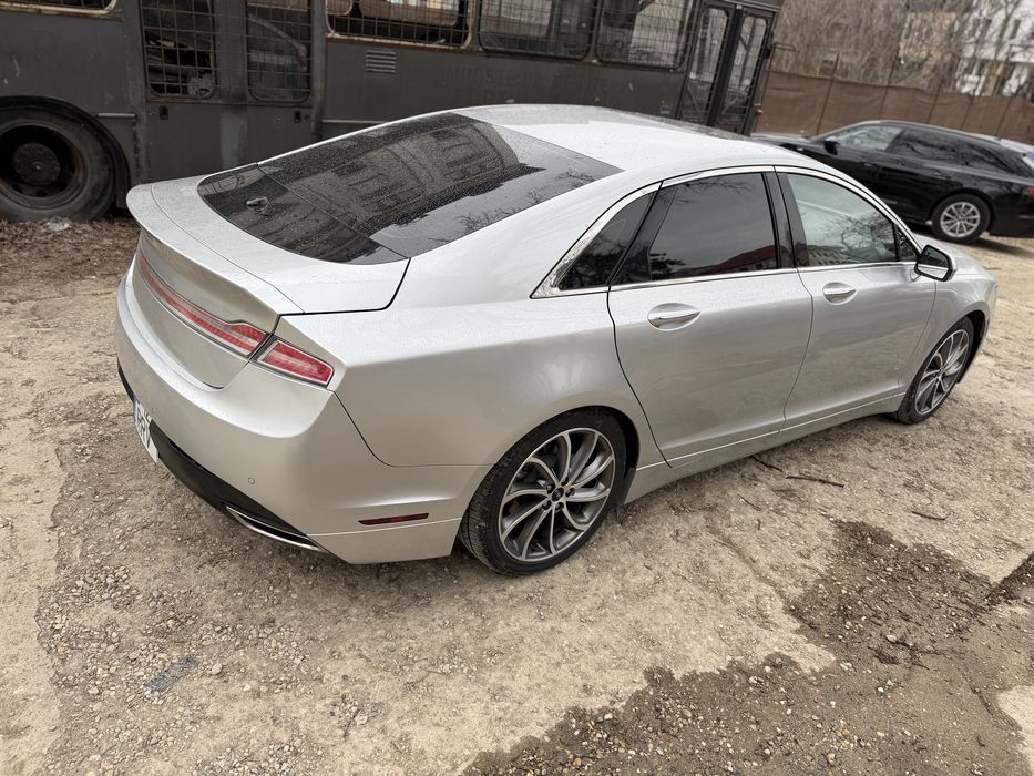 2019 Lincoln MKZ hybrid. 22500€