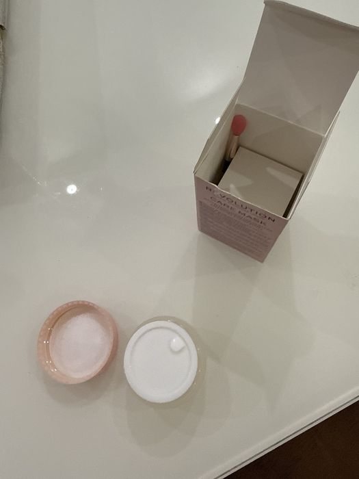Козметика Revlon, Revolution, Avon, Wibo