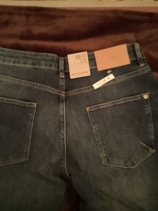 Чисто нови дънки