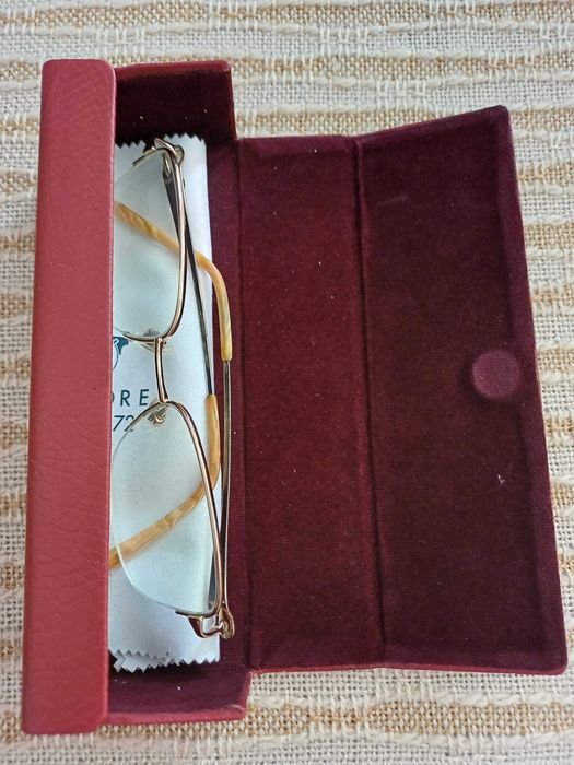 Set 2 cutii + 2 rame ochelari firma + bonus