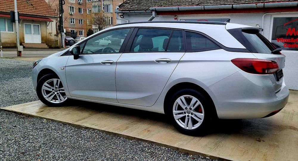 Opel Astra k automată