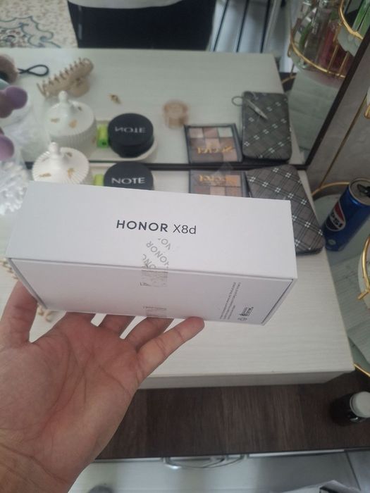 Xonor x8d telefoni sotiladi narxi 4milion som boladigan narxi shu