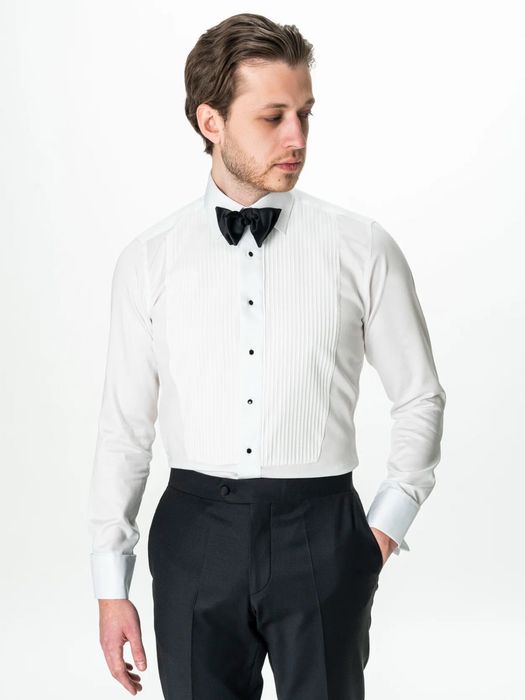 Costum ceremonie / mire / nas