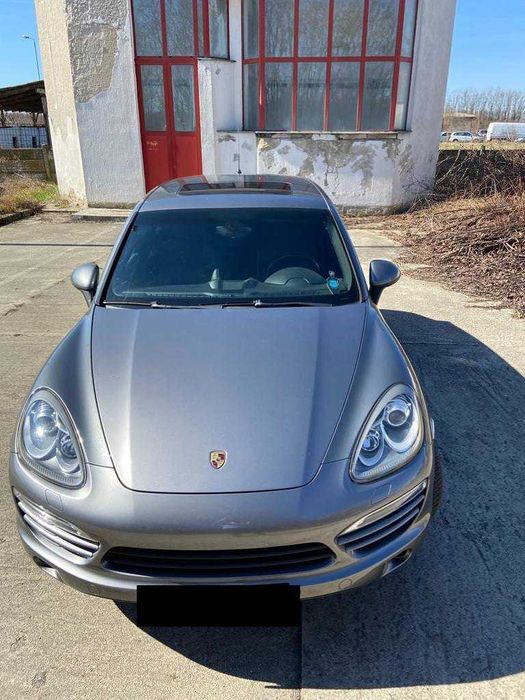 Porsche cayenne 2012