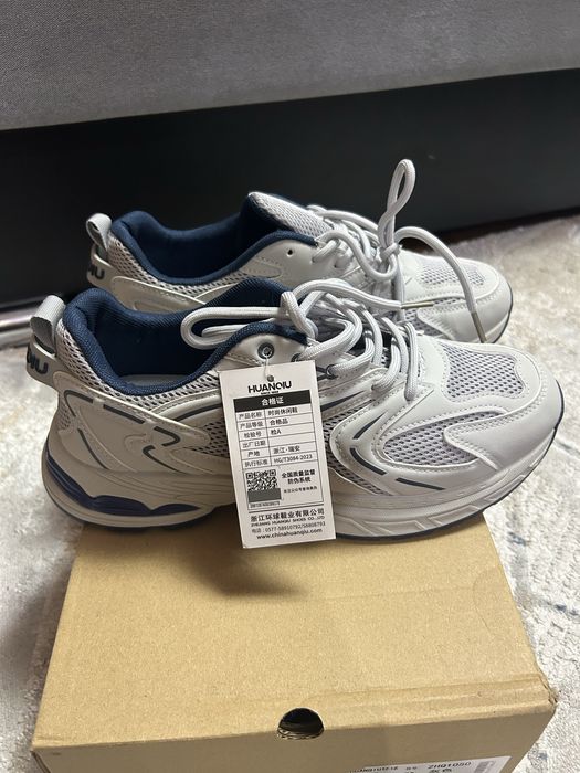 Продам новые кроссовки