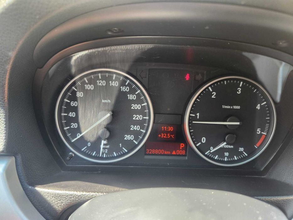 BMW Seria 3 E90 LCI 318d • 2010 • Automat • 2.0 Diesel • 136 CP