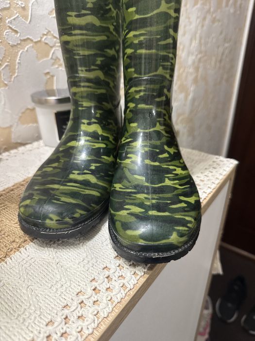 Продам резиноаые сапоги