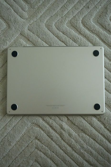 Apple MacBook Air M2 13.6” | Starlight
