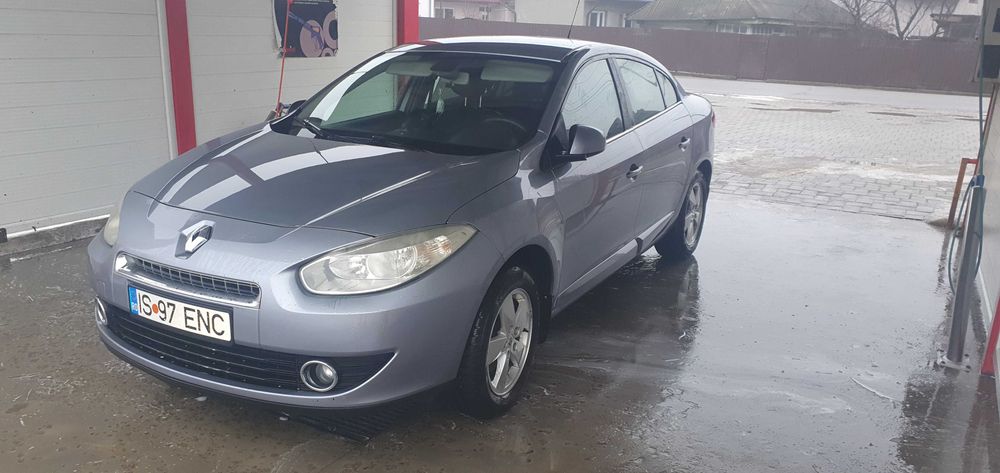 Vând Renault Fluence 1.6l 16v benzină an 2010